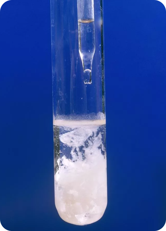 Хлорид калия растворяется в воде